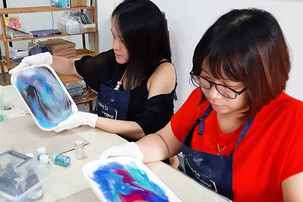 Resin Art Platter Workshop